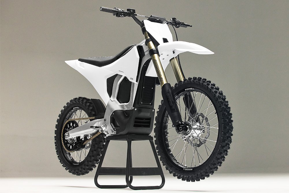 The Bonnell 805 RX staged in front of a white background.